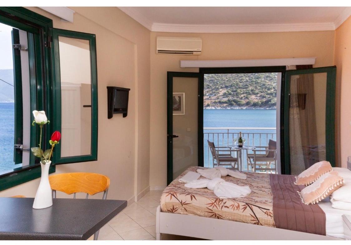 Poseidon Apartments Agia Efimia Eksteriør bilde
