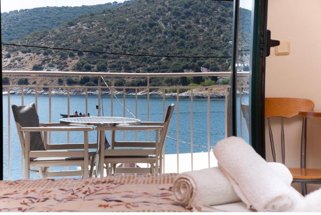 Poseidon Apartments Agia Efimia Eksteriør bilde