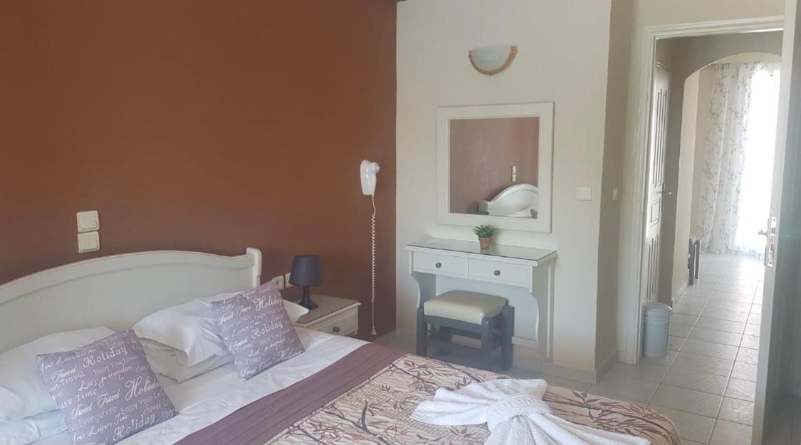 Poseidon Apartments Agia Efimia Eksteriør bilde